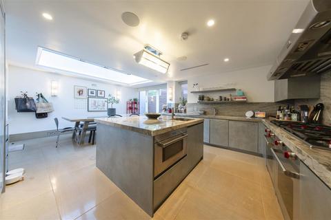 4 bedroom flat for sale, Wedderburn Road, Hampstead, NW3