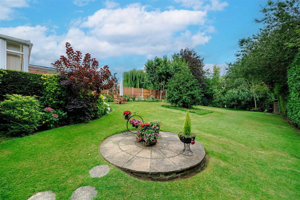 Rear Garden 1 1 N9 A7157.jpg