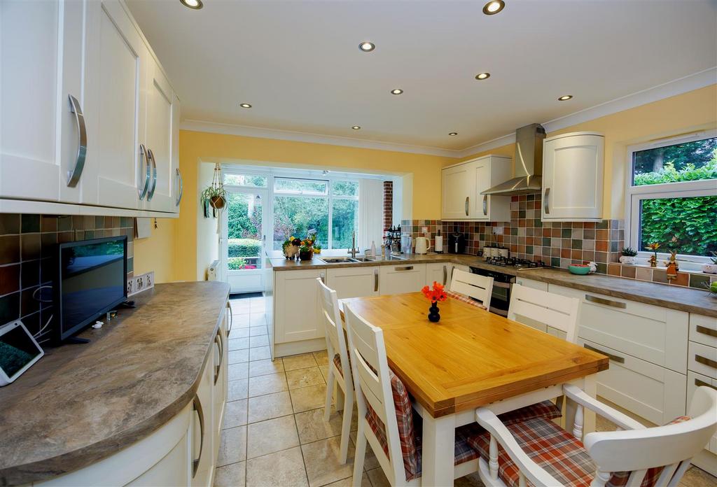 Kitchen 1 1 N9 A7190-Enhanced-NR.jpg