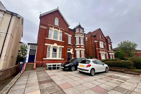 2 bedroom ground floor flat to rent, Basement Flat, Knowsley Road, Southport