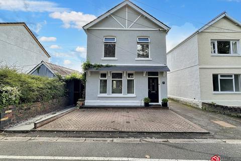 3 bedroom detached house for sale, Pentwyn Road, Ammanford, Carmarthenshire. SA18 2EY