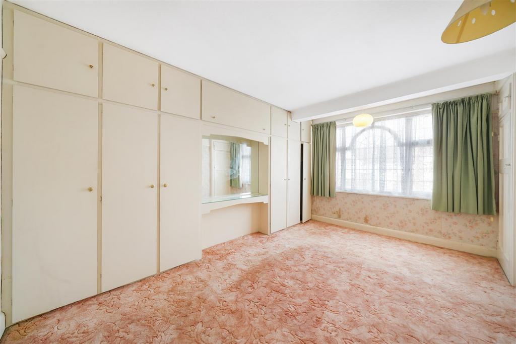 13 East Court - T96i CJyt9e LWAb XJj AJs.jpg