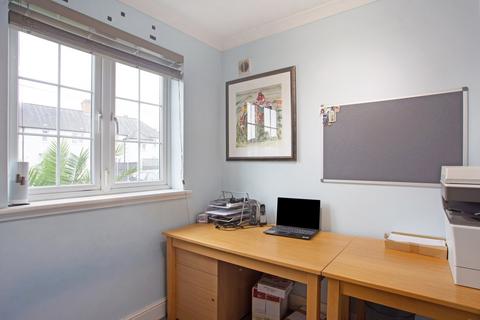 45 Clayton Crescent, Brentford, TW8 9PT