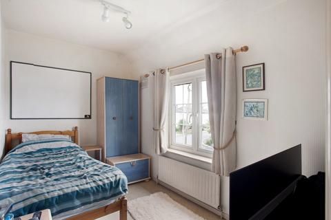 45 Clayton Crescent, Brentford, TW8 9PT