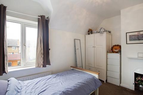 45 Clayton Crescent, Brentford, TW8 9PT