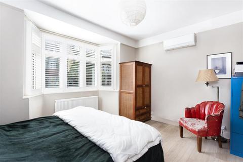 77 Shakespeare Road, Hanwell, London, W7 1LU