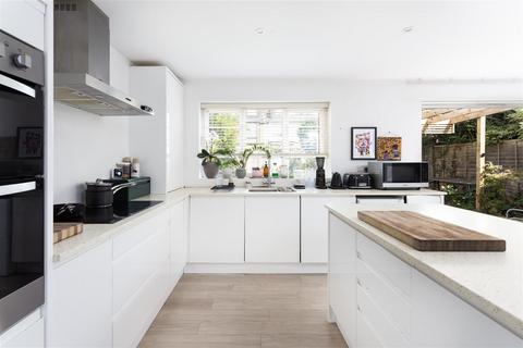 77 Shakespeare Road, Hanwell, London, W7 1LU