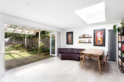 77 Shakespeare Road, Hanwell, London, W7 1LU