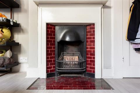 77 Shakespeare Road, Hanwell, London, W7 1LU