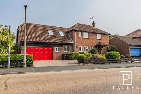 4 bedroom detached house for sale, Frietuna Road, Kirby Cross, Frinton-On-Sea