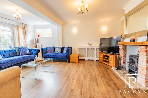 4 Frietuna Road, Kirby Cross, Frinton-on-sea, CO13 0RY