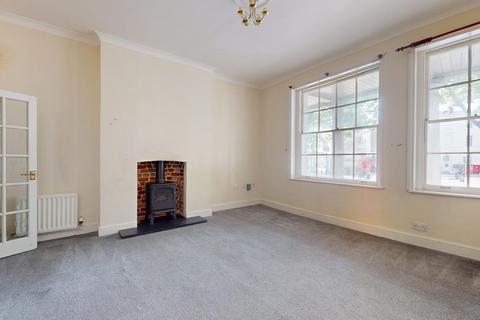 2 Berkley Crescent, Gravesend, DA12 2AD
