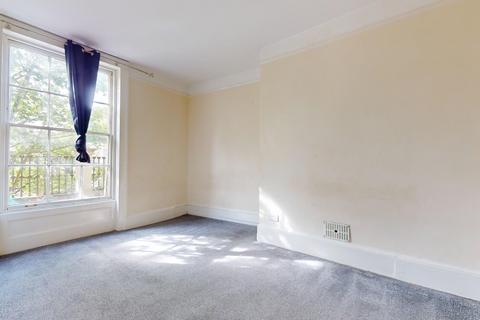 2 Berkley Crescent, Gravesend, DA12 2AD