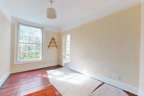 2 Berkley Crescent, Gravesend, DA12 2AD