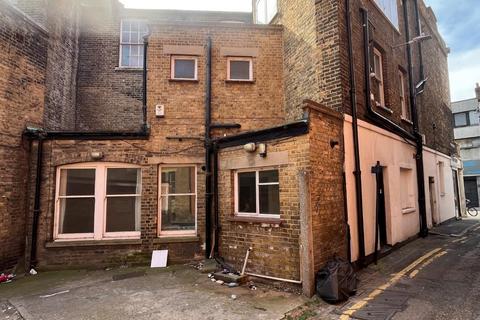 2 Berkley Crescent, Gravesend, DA12 2AD