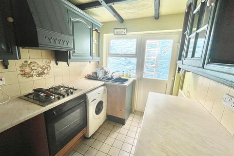 2 bedroom end of terrace house for sale, Commercial Street, Plymouth PL4