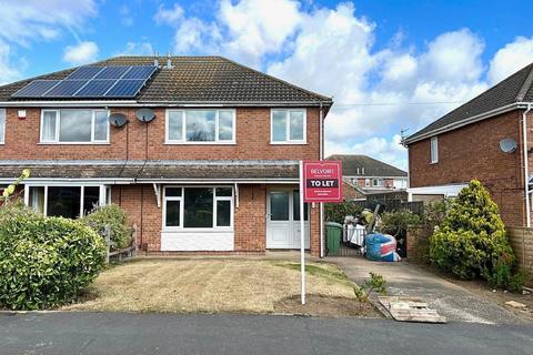 3 bedroom semi-detached house to rent, Sunningdale, Waltham, DN37