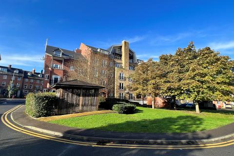 1 bedroom apartment for sale, 22 Aveley House, Iliffe Close, Berkshire, RG1 2QF