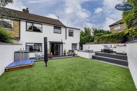 9 Ashurst Drive, Sheffield, S6 5LL