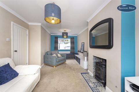 9 Ashurst Drive, Sheffield, S6 5LL