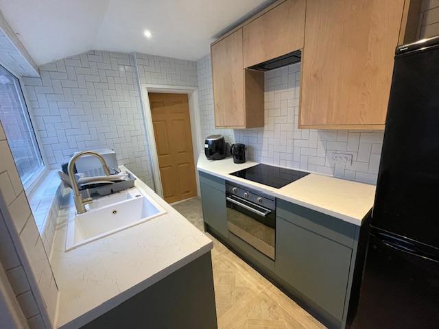 86-Thesiger-Street-Kitchen (1).jpg