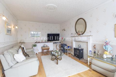 2 bedroom house for sale, Newton Drive, Blackpool FY3