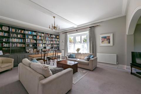 undefined, Belvedere Road, Scarborough