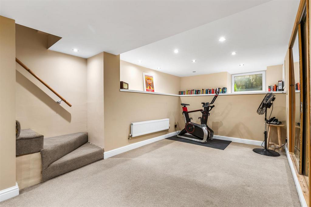 Studio / Guest Bedroom