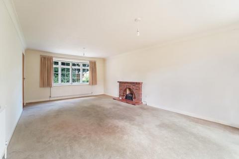 11 Woodcote End, Epsom, KT18 7BB