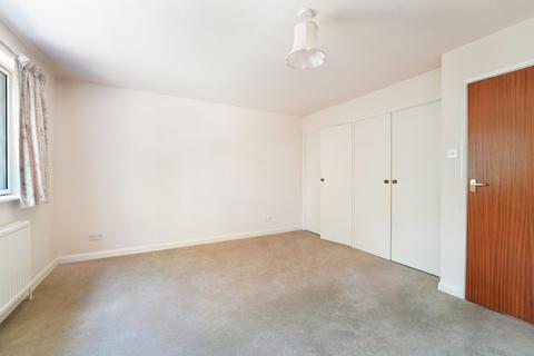11 Woodcote End, Epsom, KT18 7BB