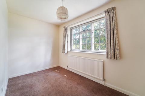 11 Woodcote End, Epsom, KT18 7BB