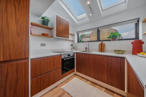 8 Chale Road, London, SW2 4JB