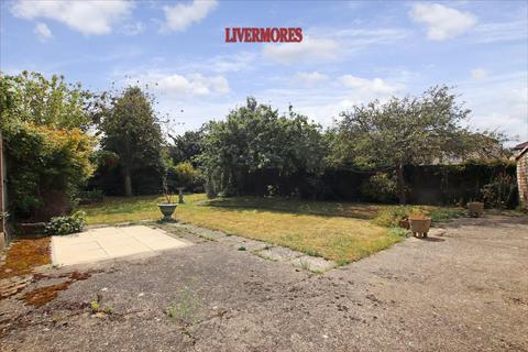 4 Dewlands Avenue, Dartford, DA2 6AJ