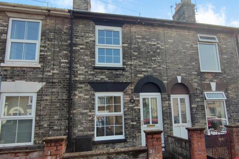 2 bedroom terraced house to rent, Trafalgar Road West, Gorleston