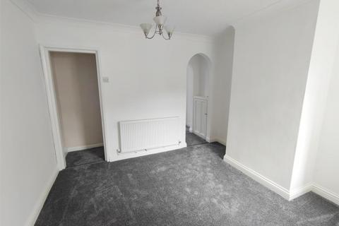 2 bedroom terraced house to rent, Trafalgar Road West, Gorleston