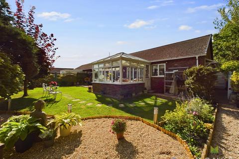 3 bedroom detached bungalow for sale, Maes Y Llan, Llansantffraid