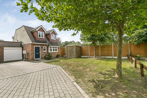 3 bedroom house for sale, Park Close, West Byfleet KT14