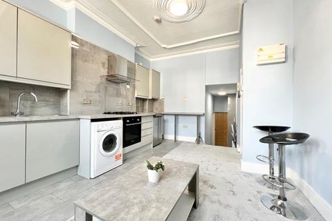 Studio for sale, Palmerston Crescent, Palmers Green, N13