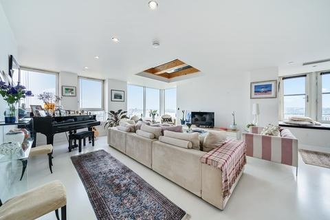 4 bedroom flat for sale, City Peninsula, 25 Barge Walk, Greenwich, London, SE10