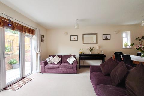 3 bedroom end of terrace house for sale, Valley Road, Newhaven