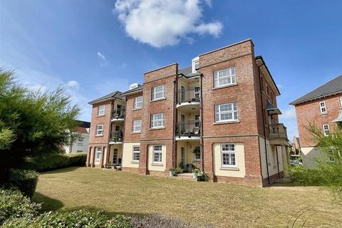 3 bedroom flat for sale, Christchurch Place, Eastbourne