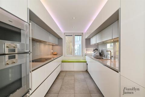 3 bedroom apartment for sale, Dundee Wharf, Three Colt Street, London, E14