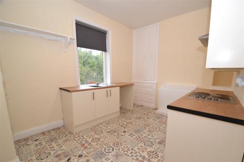 3 bedroom terraced house for sale, Bradford Road, Oakenshaw