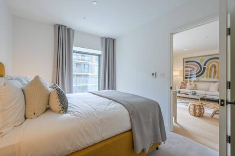 2 bedroom flat for sale, Riverscape, Royal Docks E16