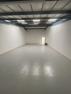 Warehouse to rent, Bradstone Road, Manchester, M8