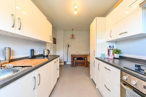 1 bedroom flat for sale, Eastbourne Road, Stamford Hill, London, N15