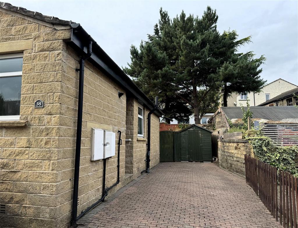 DRIVEWAY &amp; SHED