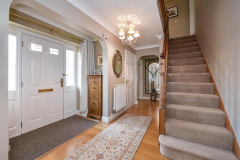 5 bedroom detached house for sale, Micheldever Gardens, Whitchurch