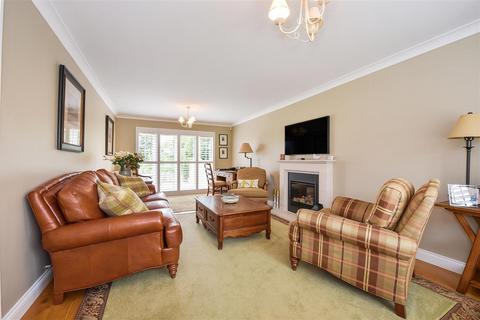 5 bedroom detached house for sale, Micheldever Gardens, Whitchurch