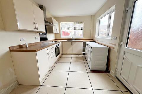 3 bedroom terraced house for sale, Macaulay Street, Grimsby, N.E. Lincs, DN31 2EJ